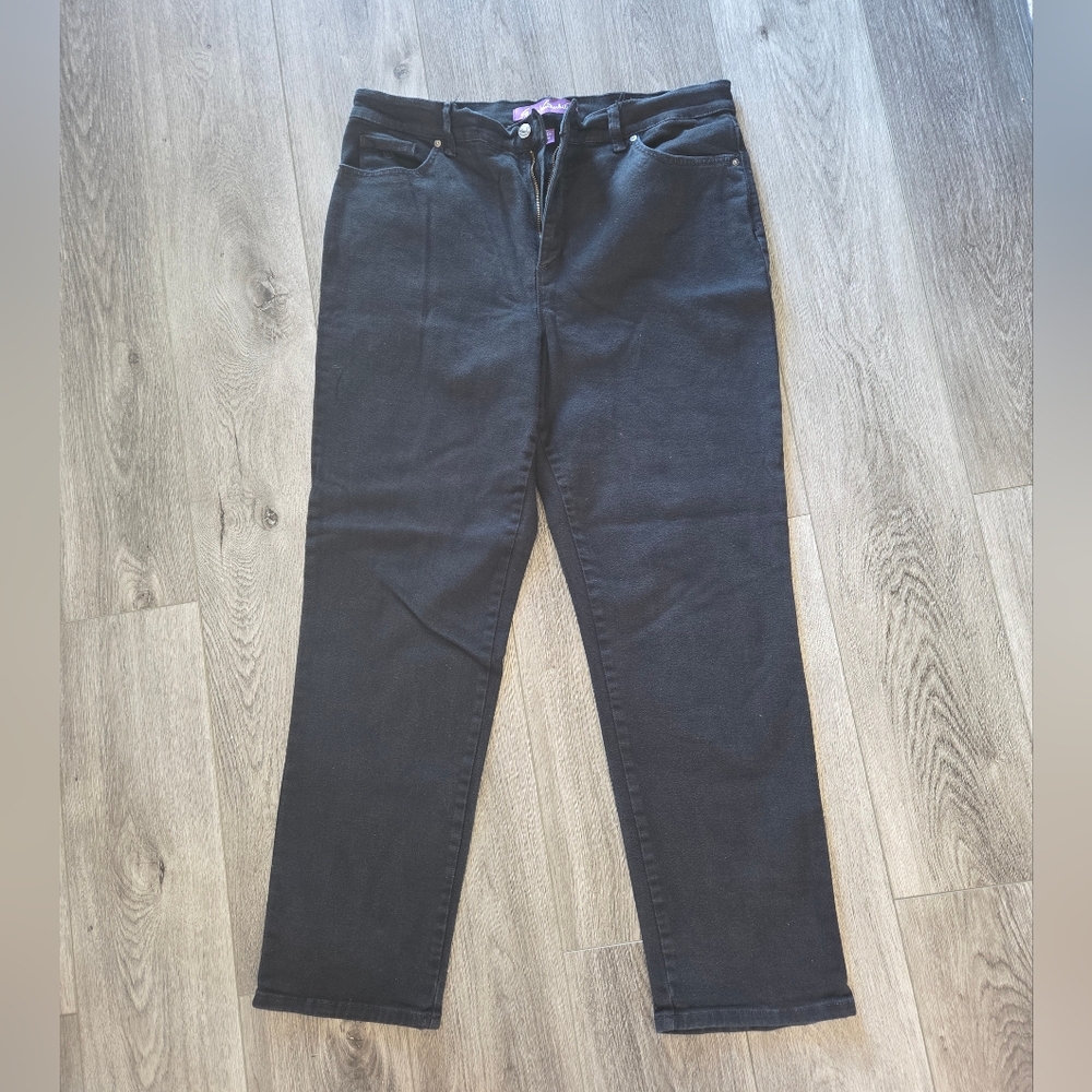 Gloria Vanderbilt Women's Amanda Style Black Straight Leg Jeans, Strechy. Sz 16